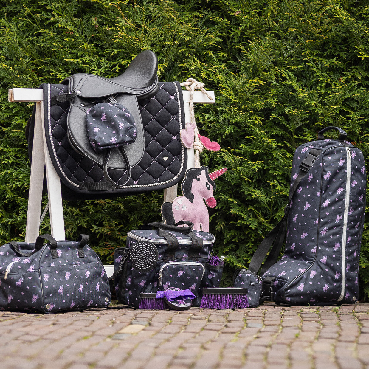 Kolekcja QHP Lize – bajkowe akcesoria jeździeckie z jednorożcem